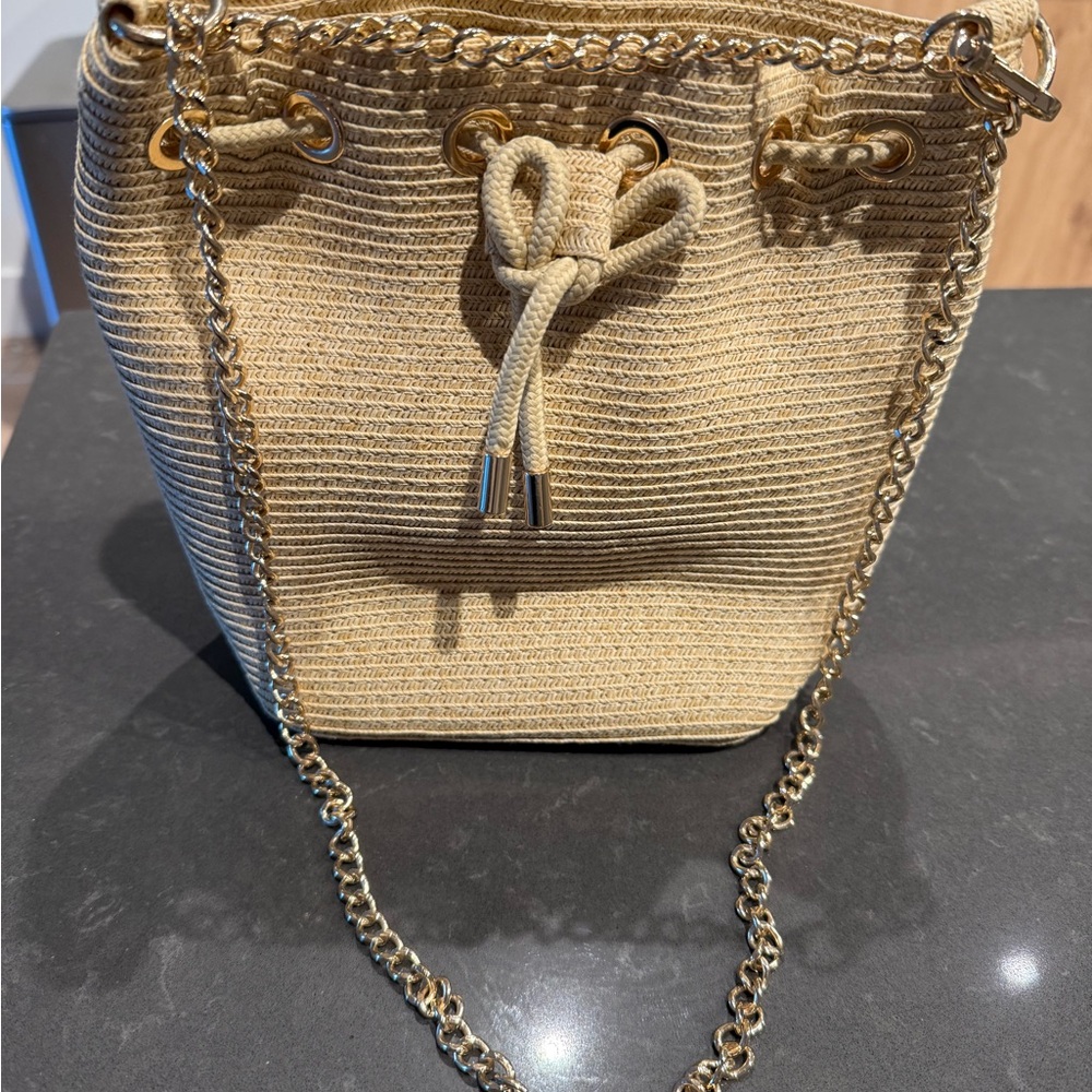 Woven paper straw Bucket Bag with Gold Chain